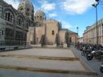  ancienne église devant la Cathédrale